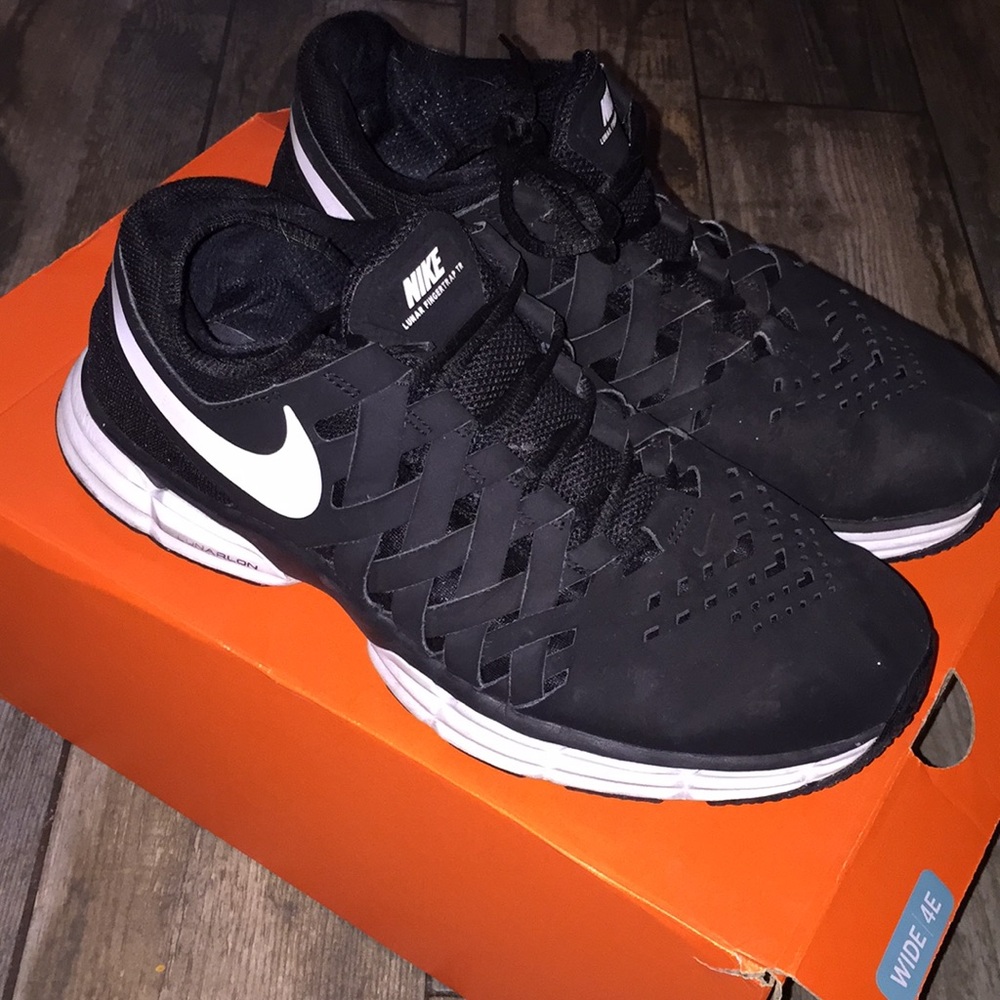Mens 11W Nike